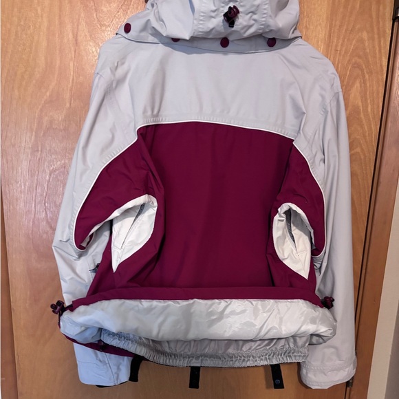 Women’s Roxy snowboarding Jacket - Picture 7 of 7